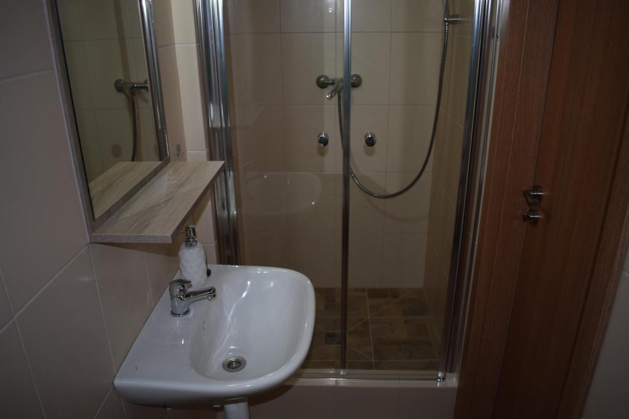 Ms-Ubytovanie Hotel Dolny Kubin Eksteriør billede
